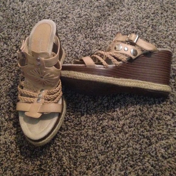 Nude wedge strappy wedge