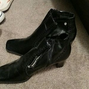 Black Aigner boots