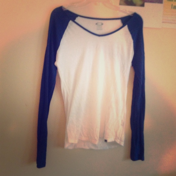 Oakley baseball top