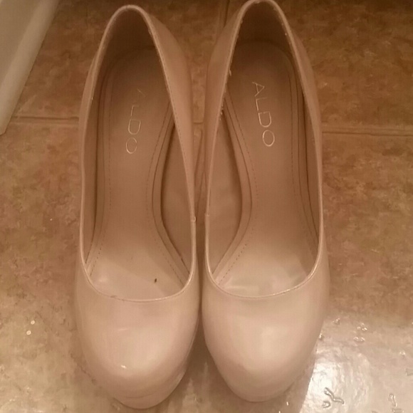 ALDO nude pump