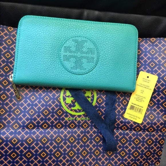 Tory Burch Accessories - Tory Burch Wallet -- BRAND NEW