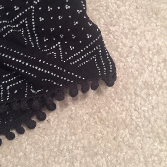 patterned flowy shorts - Picture 2 of 3