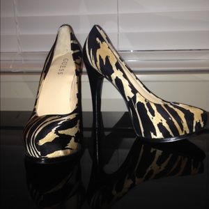 Guess Tiger Print Pumps