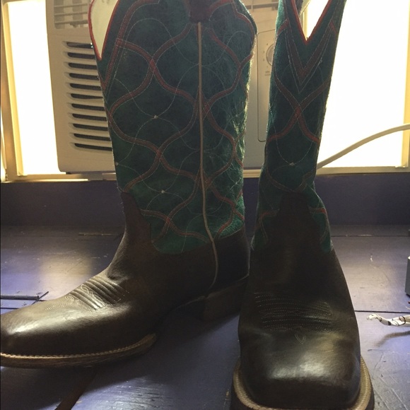 Ariat cowboy boots - Picture 2 of 3