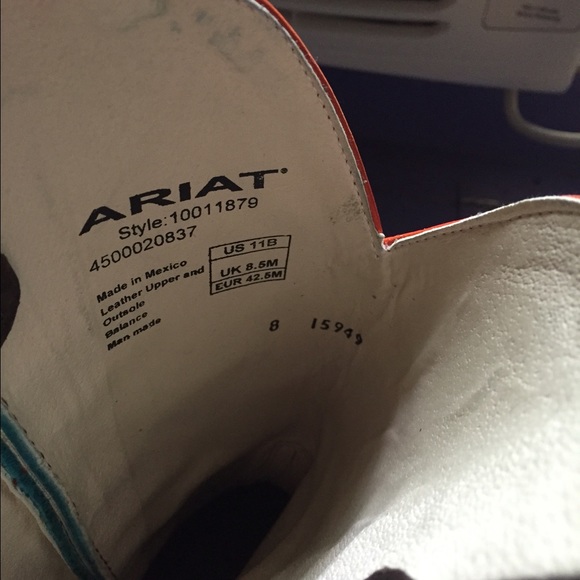 Ariat cowboy boots - Picture 3 of 3