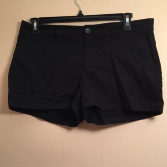 Old navy black shorts