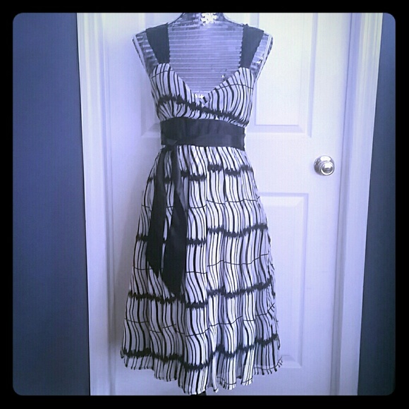 Black and white criss cross dress