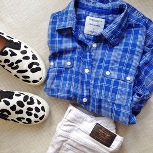 AE blue plaid shirt
