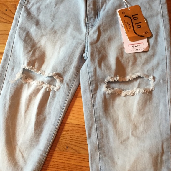 Cute Ripped Jeans - Picture 4 of 4