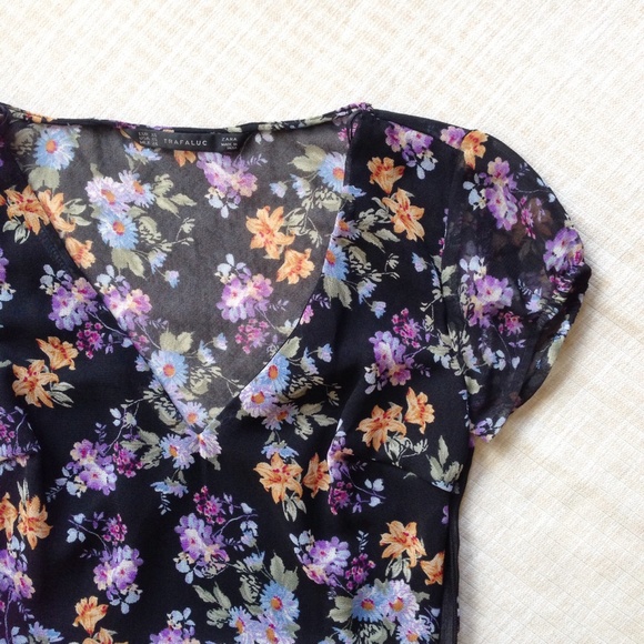 Zara floral dress - Picture 2 of 4