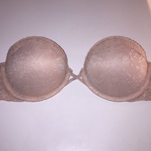 STRAPLESS NUDE LACE BRA