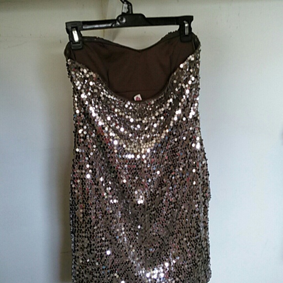 Dress - Picture 2 of 3