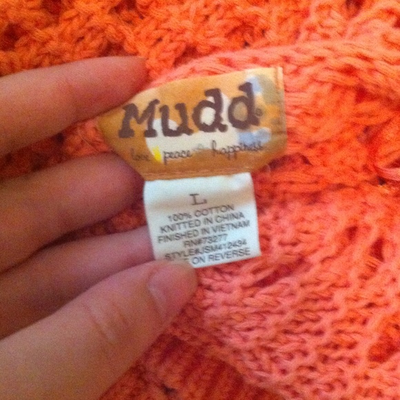 Pretty in Coral - Picture 2 of 3