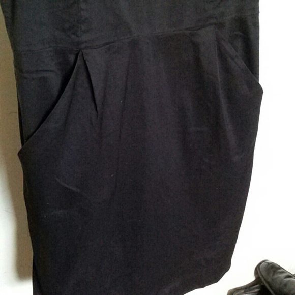 Ann Taylor - Picture 3 of 4