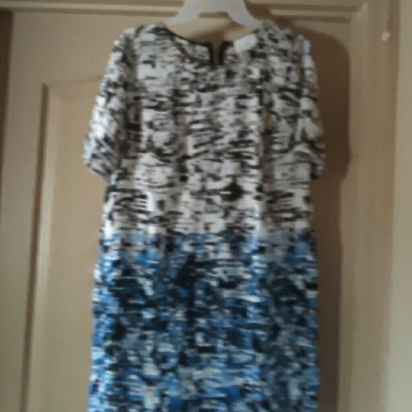 Dress - Picture 3 of 3