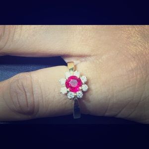 Yellow gold natural diamond ruby ring