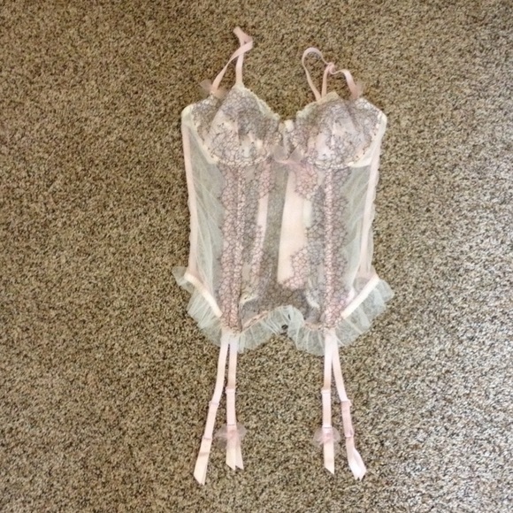 Pink lace teddy w/black design & adjustable straps