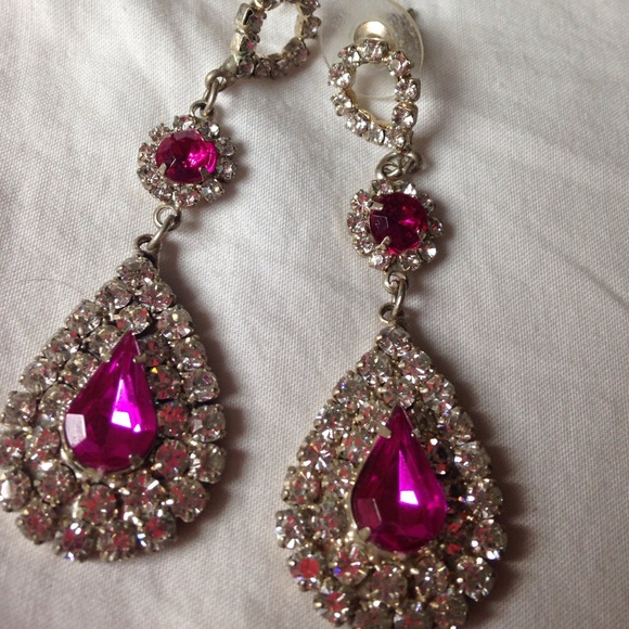 ❌SOLD❌Earrings 💕 - Picture 2 of 4