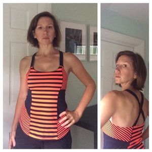 ⚡️flash sale!⚡️ Lululemon shelf-bra tank