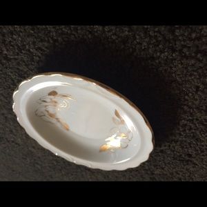 Little vintage accessories plate