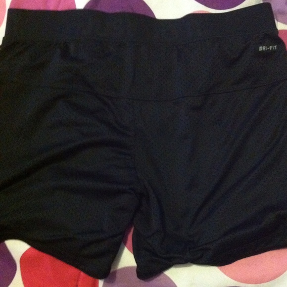 Black nike shorts