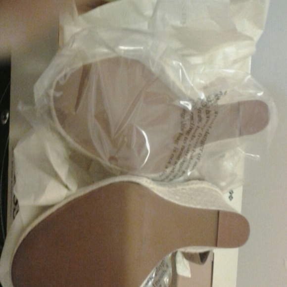 Shoes - Picture 2 of 3