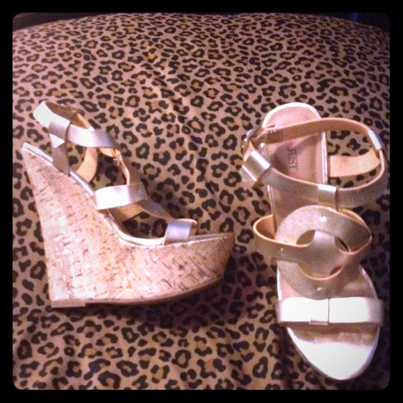 JustFab Shoes - Never worn Just Fab wedges