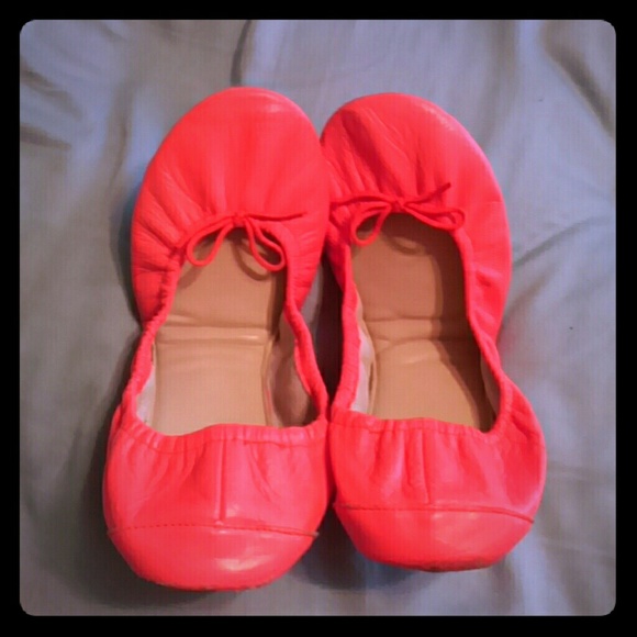 Foldable Neon Pink Flats