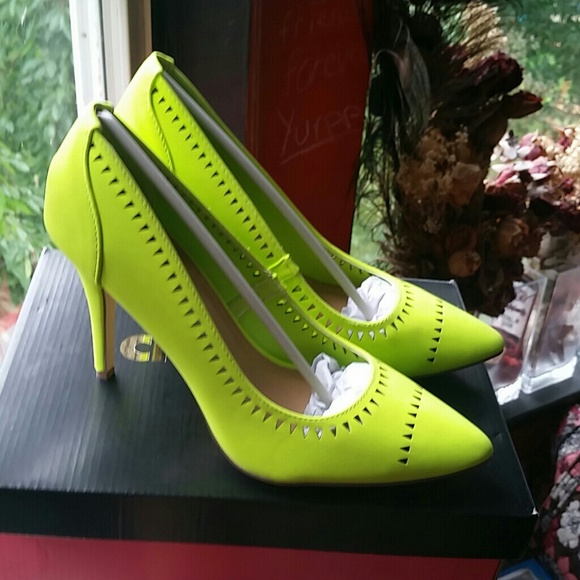 New w/ box Neon Green Pumps