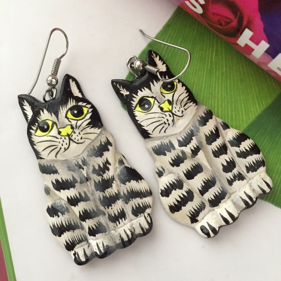 Hand Painted Kitty Earrings - Picture 3 of 4