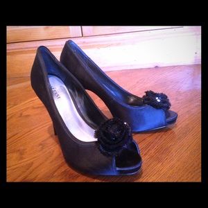 Alfani peep toe heels