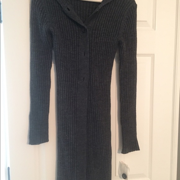 Sweater - Picture 1 of 2