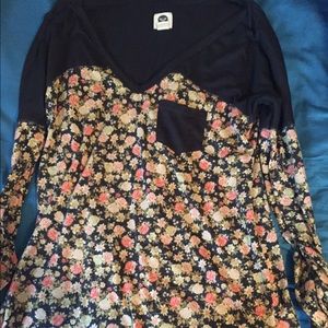 Floral long sleeve v-neck