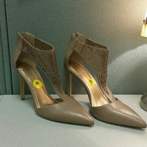 BCBGeneraton Mud Colored 3" Heels