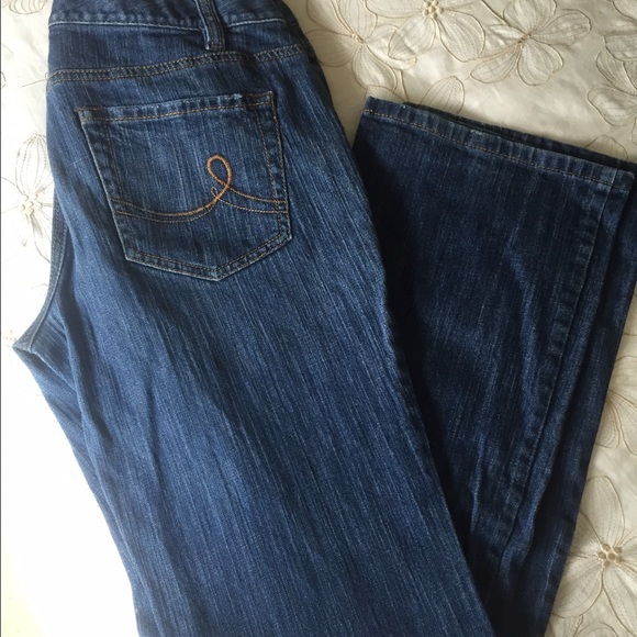 Jeans - Picture 1 of 2
