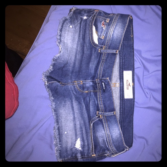 New hollister shorts never worn!