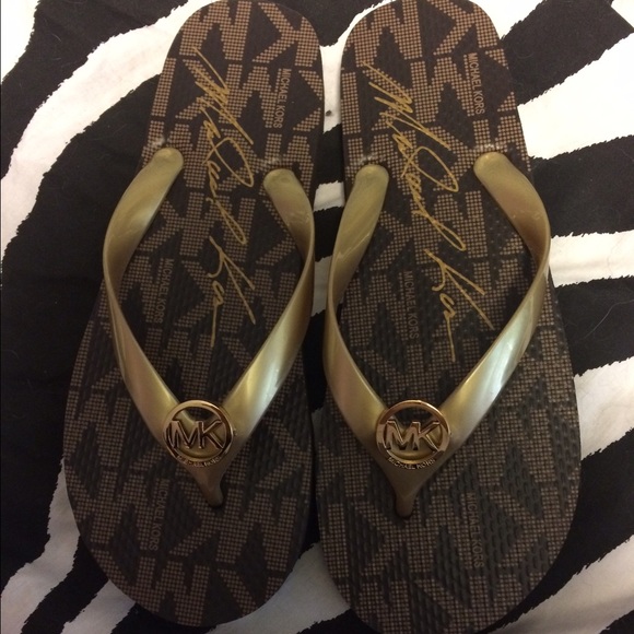 Michael kors flip flops