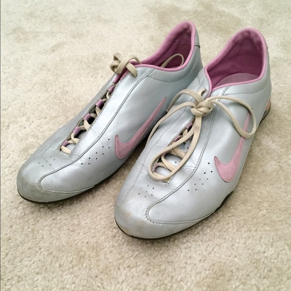 Nike retro 2000’s sneakers shoes