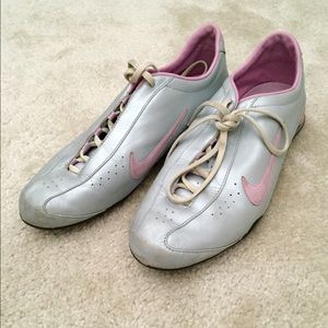 Nike retro 2000’s sneakers shoes