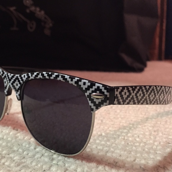 Aztec sunglasses - Picture 2 of 2