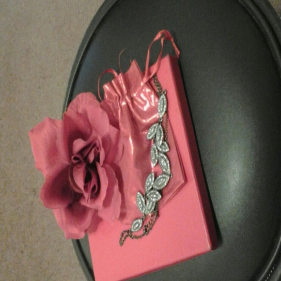Jewerly - Picture 2 of 3