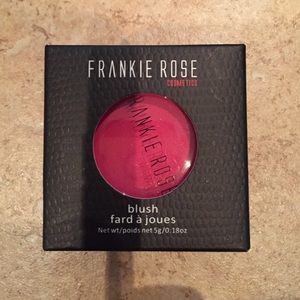 Frankie Rose blush