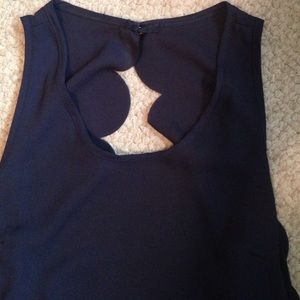 Scalloped tank