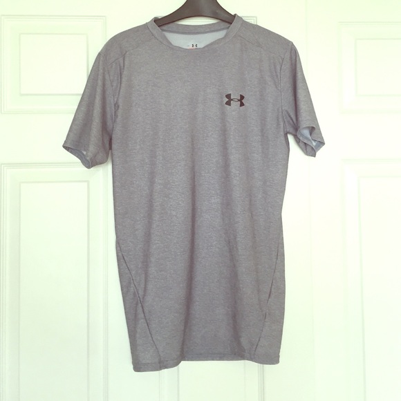 CLOSET CLEAROUT ‼️Under Armour Shirt