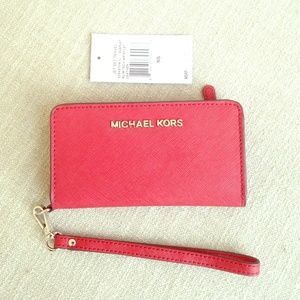 Michael Kors Jet Set Travel Slim Tech Wristlet