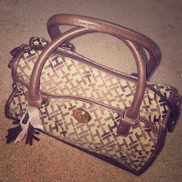 Tommy hail figure purse