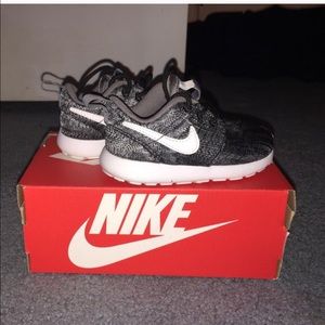 Toddler Nike roshe