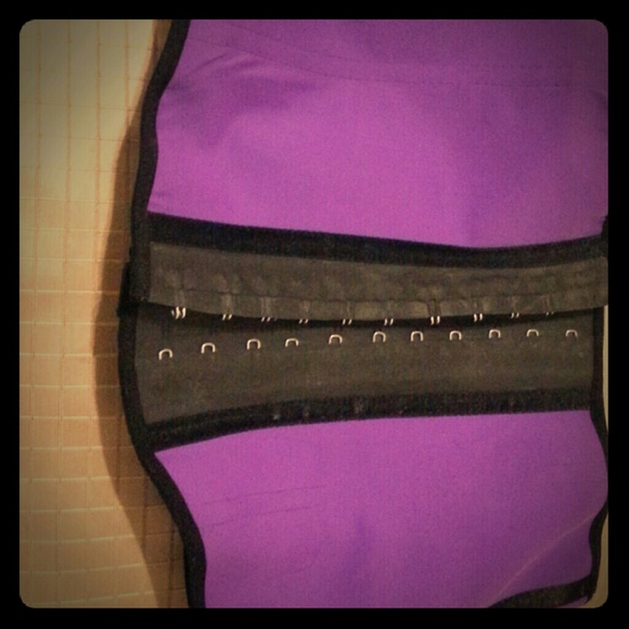 Ann Cherry waist trainer. Xl but fits as a large