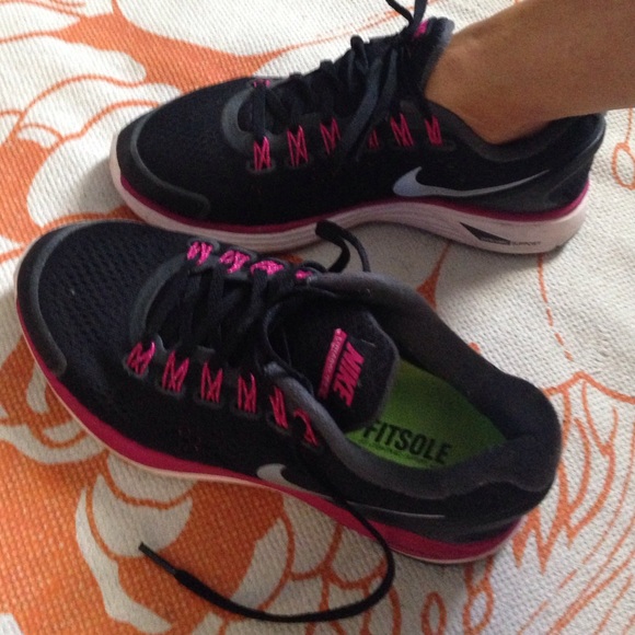 Nike Lunarglide 4 walking/running/workout shoe