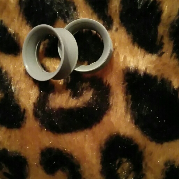 Silicon tunnels size 9/16